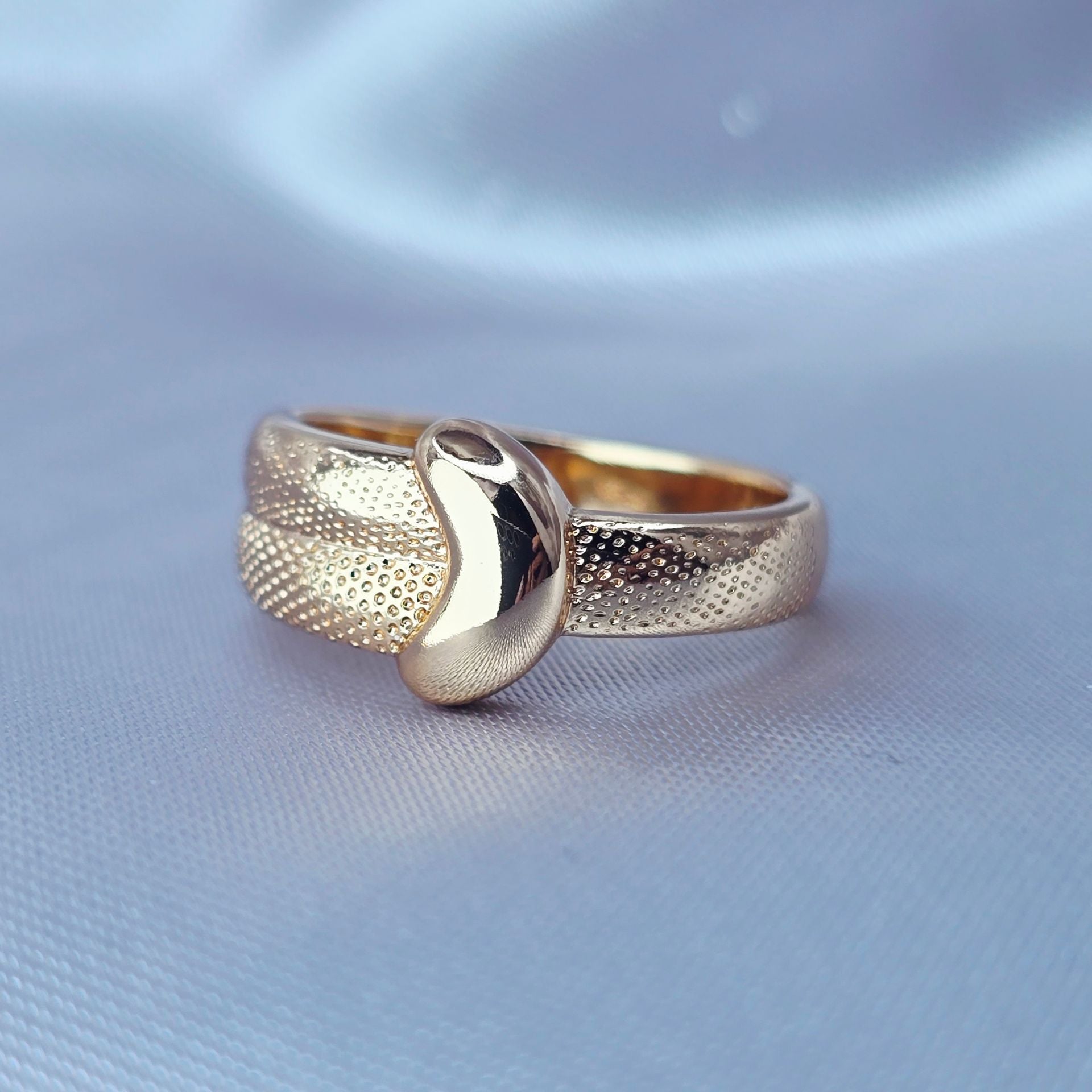 Anillo Picado con Cola de Sirena